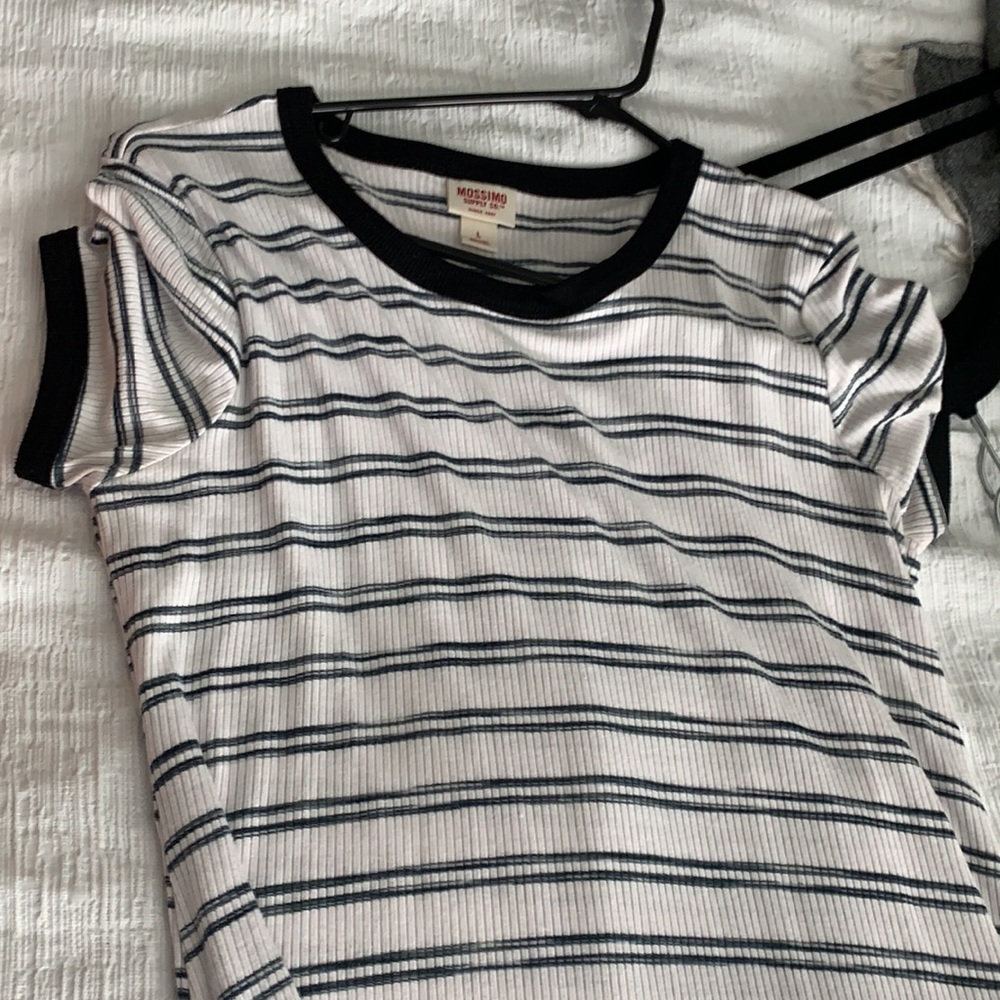 Mossimo Ribbed T-shirt - Picture 2 of 4